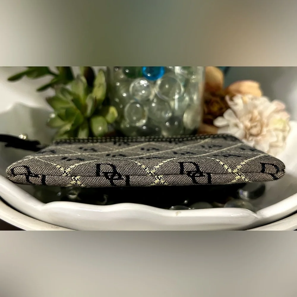 Dooney & Bourke Black and Tan Patterned Wristlet - Picture 4 of 7